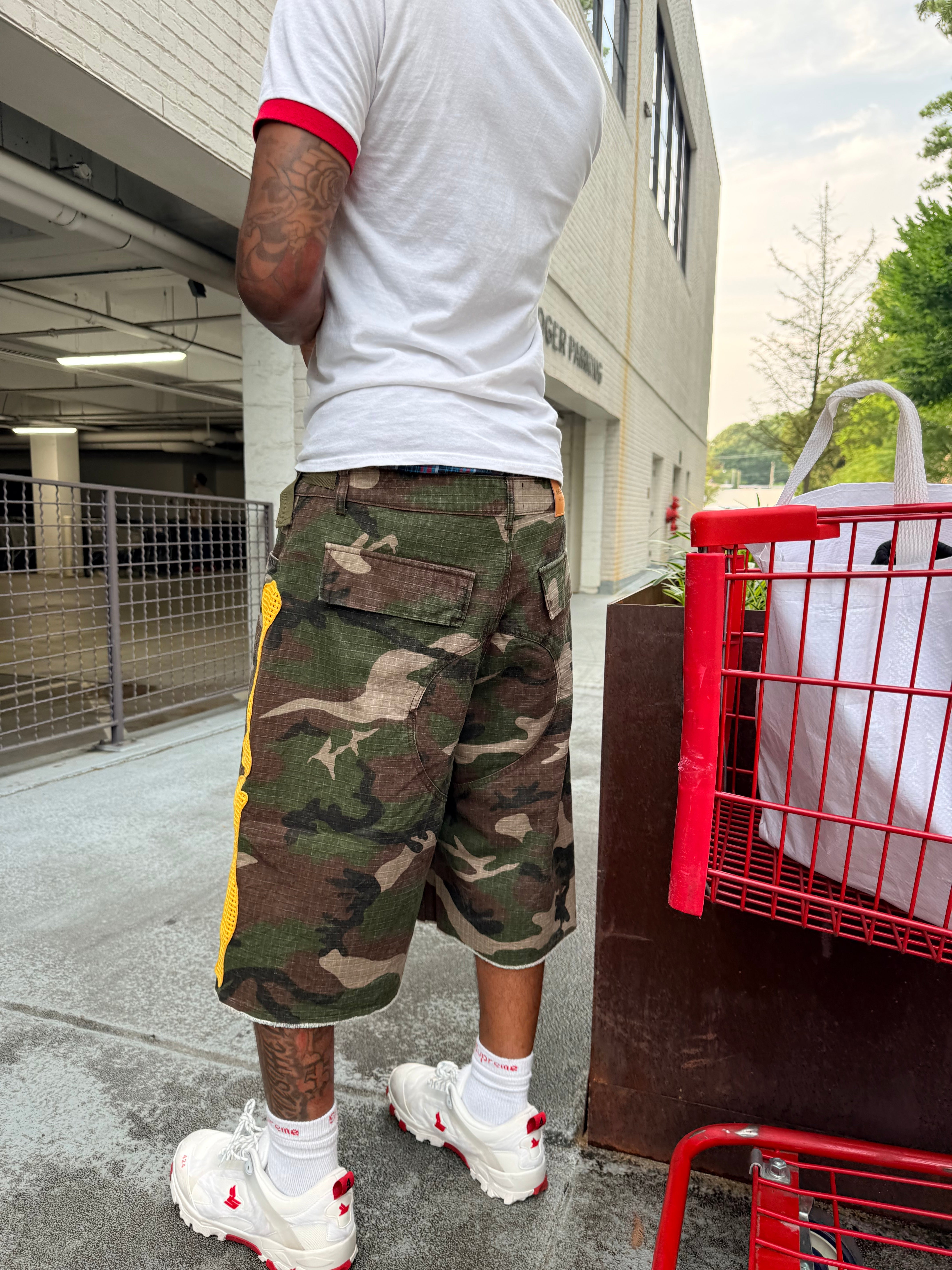 BONE CARGO SHORTS