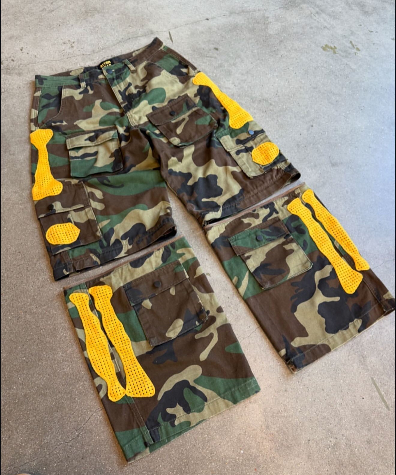 BONE CARGO PANTS