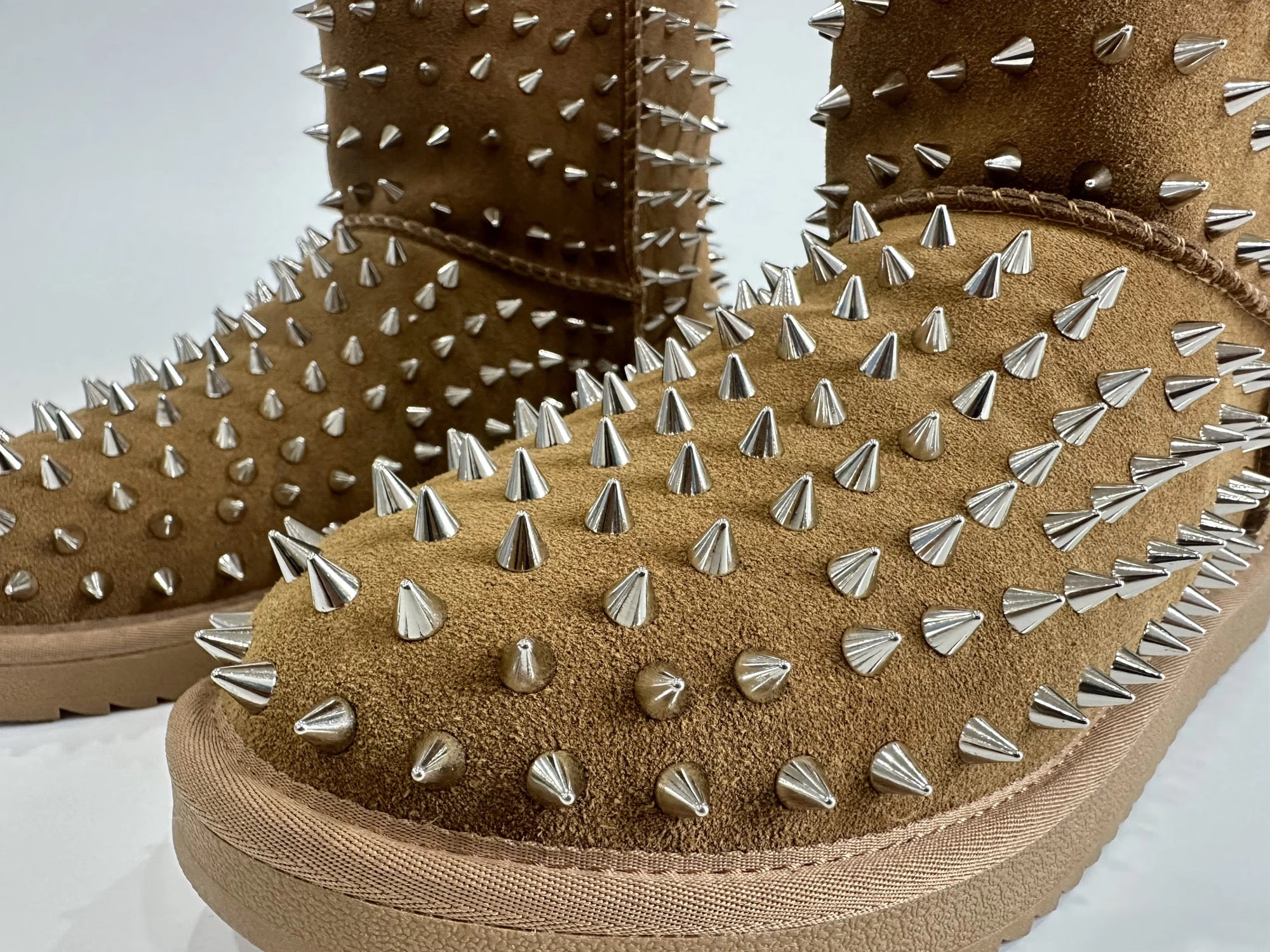 SPIKED BOOTS PREMADE
