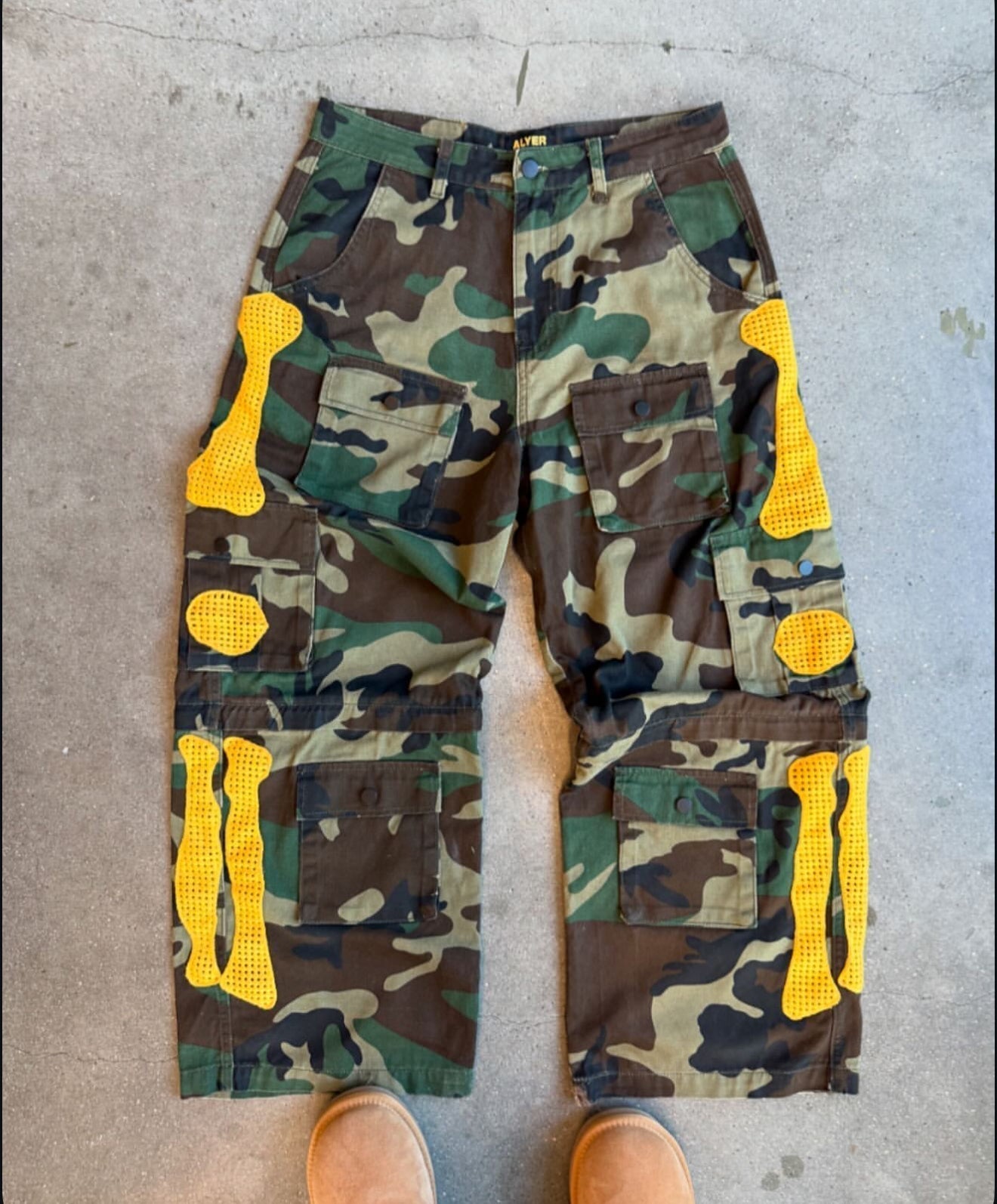 BONE CARGO PANTS